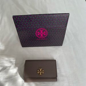 Tory Burch Kira medium flap wallet - brand new